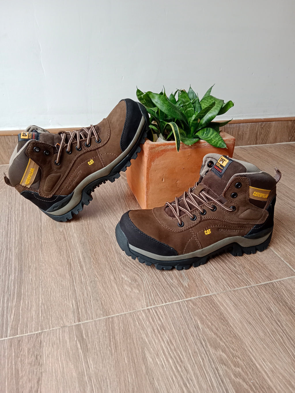 BOTAS CAT 1333 MARRÓN CP