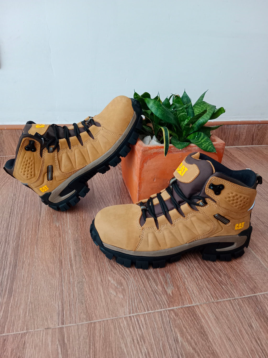 BOTAS CAT 1359 OCRE CP