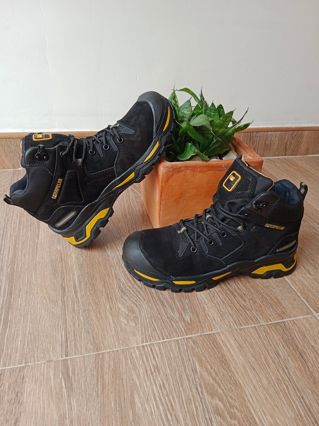 BOTAS CAT 1350R NEGRO CP